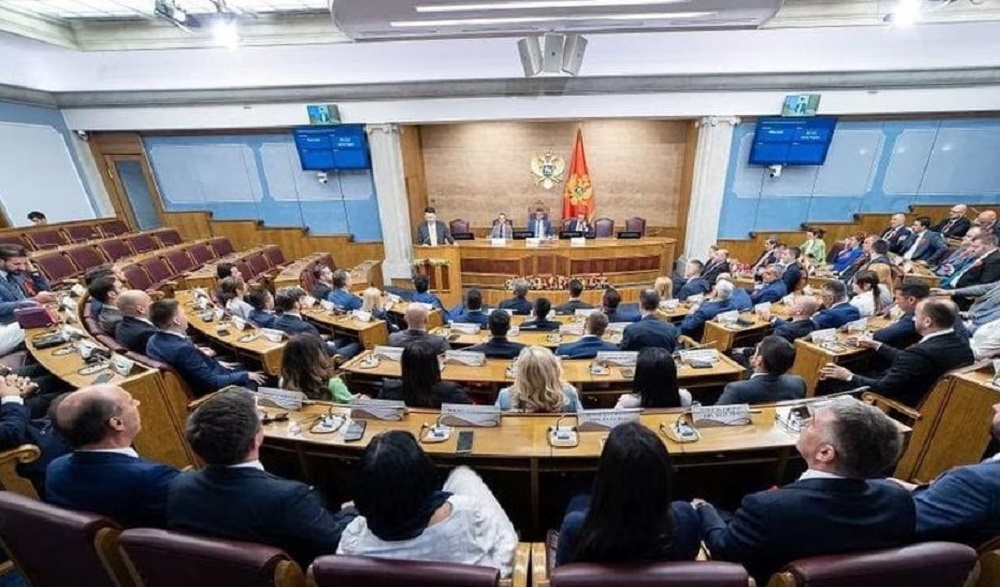 Konstituohet parlamenti i ri i Malit te Zi, por nuk zgjidhet ende kryetari